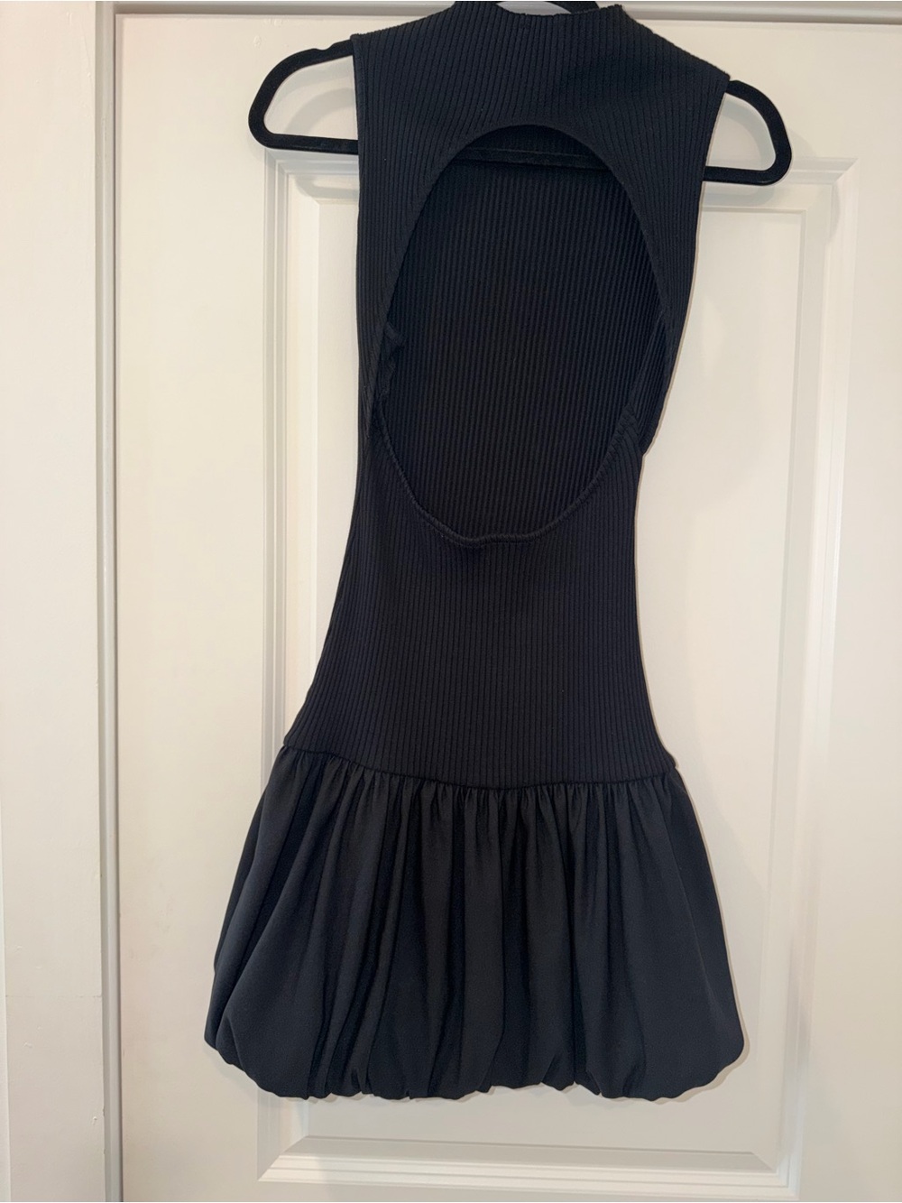 Zara Sleek Sleeveless Black Ribbed Bubble-Hem Dress - Picture 5 of 6